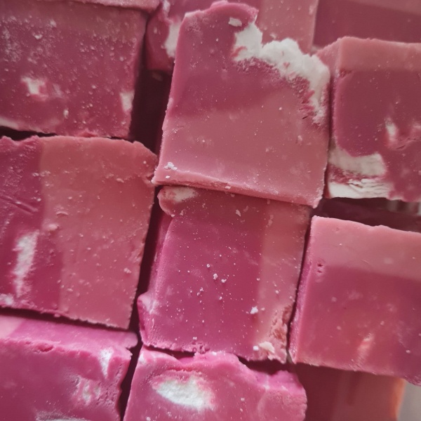 Eton Mess Flavour Luxury Hand Made Fudge Factory